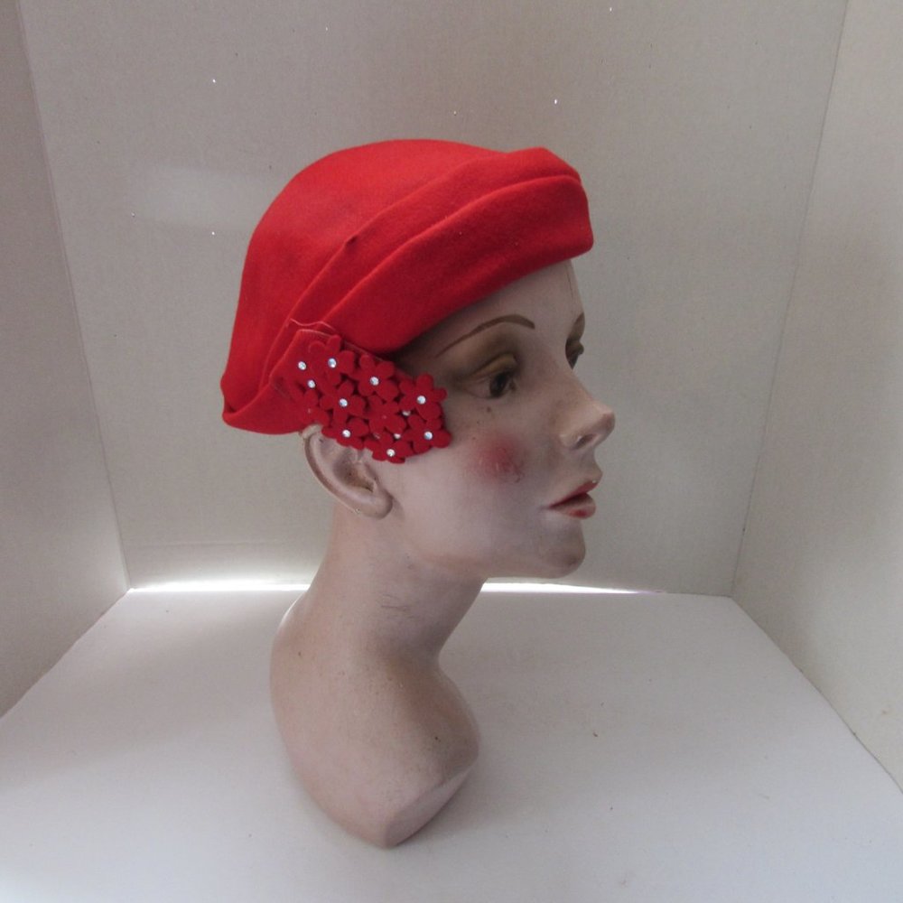 Sale Cute Mid Century Hat Cherry Red Felt Tiny Blossom Tab View 2